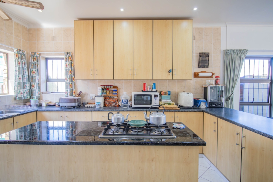 6 Bedroom Property for Sale in Myburgh Park Western Cape